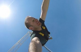 Bu da türkülü bungee jumping