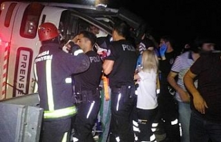 Bursa’da öğrencileri taşıyan otobüs devrildi:...
