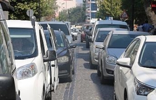 Çanakkale’de de 5 kilometrelik araç kuyruğu oluştu