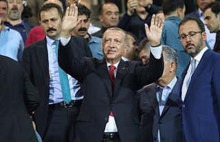 Erdoğan tribünde