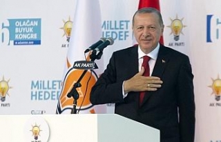 Erdoğan yeniden AK Parti Genel Başkanı seçildi