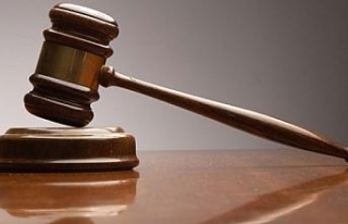 Eşini bıçaklayıp balkondan atan şahıs tutuklandı