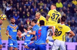 Fenerbahçe Göztepe karşısında galibiyet arıyor