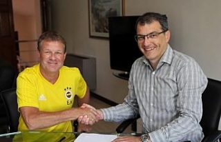 Fenerbahçe’de Erwin Koeman imzayı attı