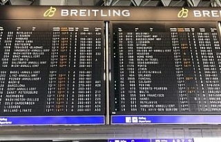 Frankfurt Havaalanı’nda 50 uçak seferi durduruldu
