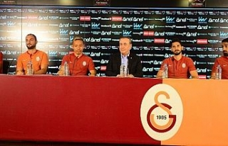 Galatasaray’da toplu imza töreni