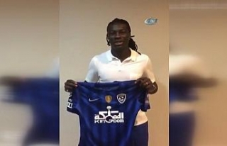 Gomis, yeni takımının formasıyla poz verdi