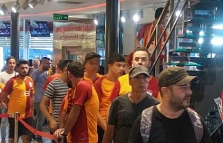 GS Store’da Emre Akbaba yoğunluğu