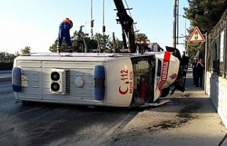 Hasta almaya giderken hastanelik oldular: 3 yaralı