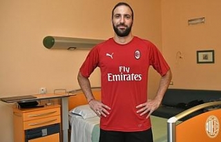 Higuain resmen Milan’da