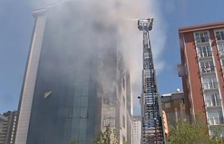 İstanbul’da 9 katlı binada yangın çıktı
