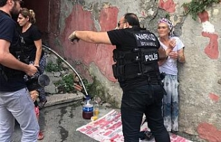 İstanbul’un “Torbacı Nene”’si kıskıvrak...