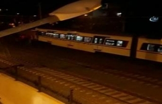 İzmir’de tren yaşanan sorun nedeniyle durduruldu