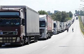 Kapıkule’de ‘çile’ kuyruğu 20 kilometre