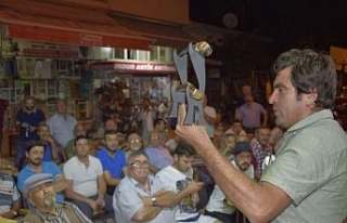 Koleksiyonerlerin gözdesi Burdur’daki pazar mezatı