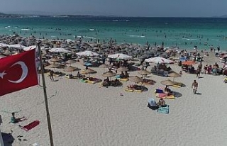 Nüfusunun 25 katı turist ağırlıyor