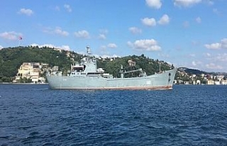 Rus savaş gemisi İstanbul Boğazı’ndan geçti