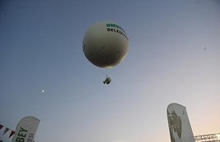 Şeftali Festivali’nde uzaya şeftali gönderildi