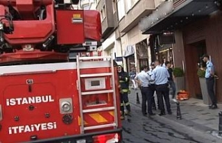 Taksim’de otel yangını korkuttu