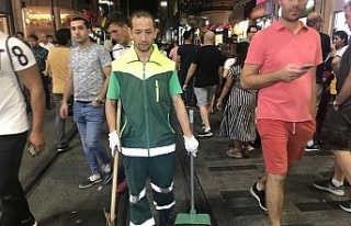 Taksim’de temizlik işçisinden insanlık dersi
