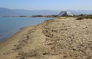Tatillciler gitti, sahiller boşaldı