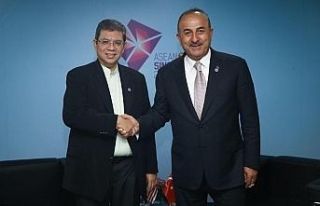 Tayland ve Malezyalı mevkidaşlarıyla görüştü