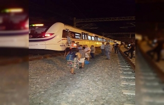 Tren raydan çıktı, faciadan dönüldü