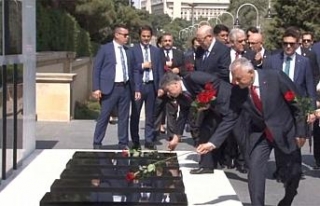 Yıldırım Azerbaycan ve Türk Şehitliklerini ziyaret...