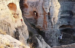 240 metre yüksekte nefes kesen yürüyüş