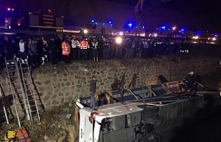 Afyonkarahisar’da katliam gibi kaza: 8 ölü, 28...