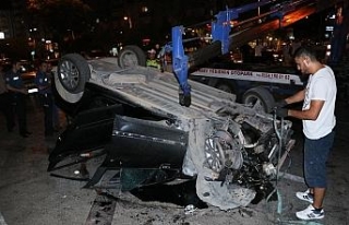 Ağaca çarpan otomobil takla attı: 4 yaralı