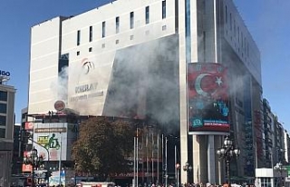 Ankara’da AVM’de korkutan yangın