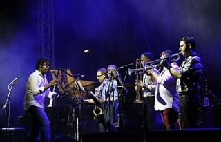 Antalya sahilinde Küba rüzgarı esti