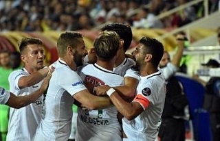 Atiker Konyaspor deplasmanda güldü