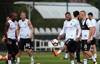 Beşiktaş derbi hazırlıklarına başladı