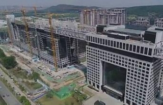 Çin’de 1,3 kilometrelik üst geçit