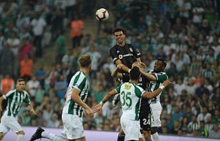 Dev maçta 30 dakika golsüz geçildi