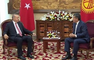 Erdoğan, Kırgız mevkidaşıyla görüştü