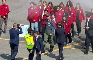 Erdoğan TEKNOFEST’e pilot tulumuyla geldi