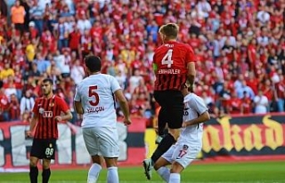 Eskişehirspor’un gençleri ağabeylerini aratmıyor