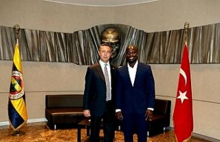 Fenerbahçe Başkanı Ali Koç, Appiah ile bir araya...