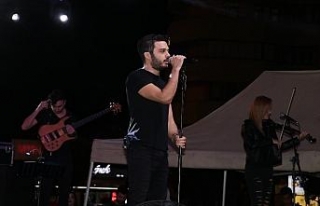 Festivalde İlyas Yalçıntaş rüzgarı esti