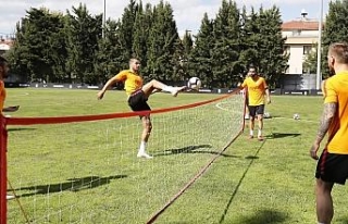 Galatasaray ayak tenisi oynadı