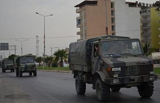 Hatay sınırına askeri personel sevkiyatı sürüyor