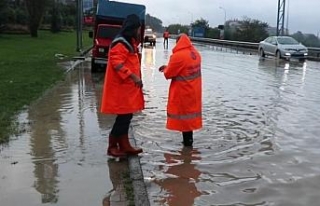 İstanbul’da yağış su baskınlarına yol açtı