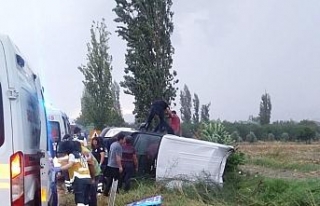 İzmir’de minibüs devrildi: 7 yaralı