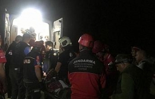Kamp yaparken 150 metrelik kayalıklardan düştü