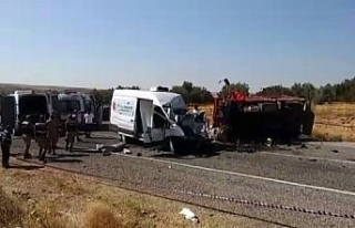 Katliam gibi kaza: 5 ölü, 23 yaralı