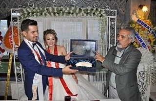 Oğluna 10 milyon yıllık yengeç fosili hediye etti