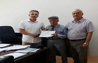 Öğrenmenin yaşı yok: 80 yaşında diplomasını...